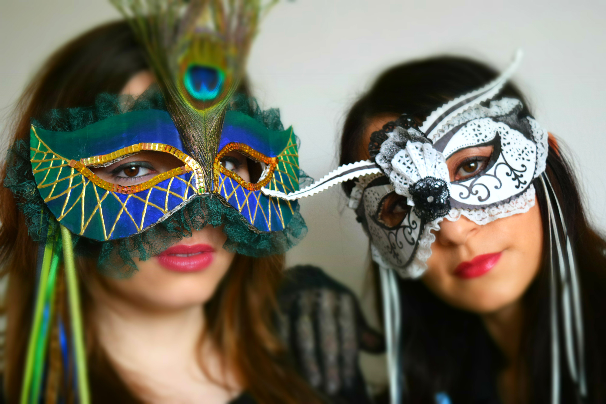 Giulia with Peacock mask and Ilaria with the Black & White mask