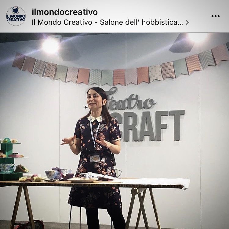 Ilaria on stage at demonstrating "The Creative Side of Tea" (Il Lato Creativo del Té). 