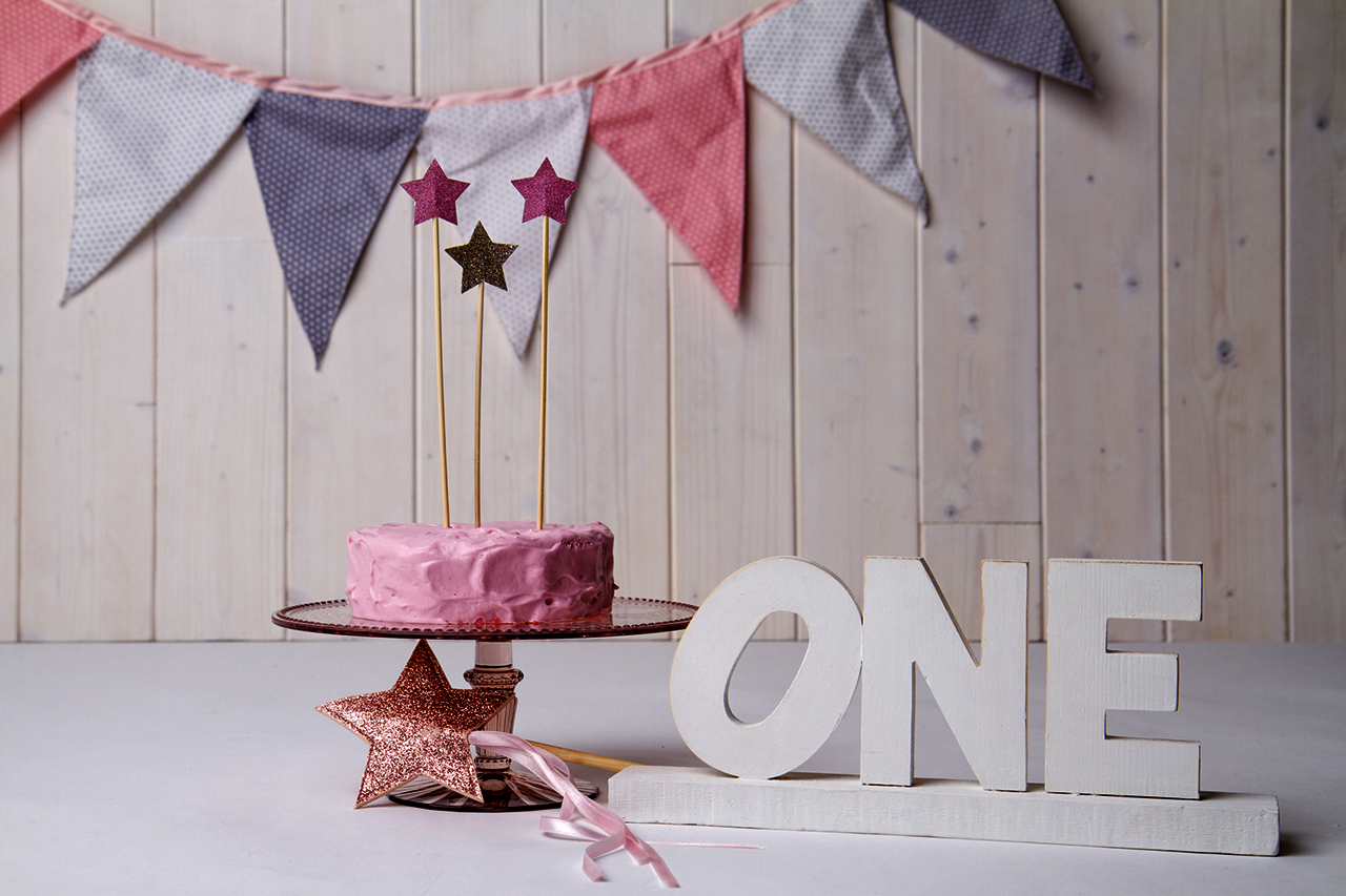 Bubbles Before Bed- Lucia handmade bunting and cake topper at Il Mondo Creativo