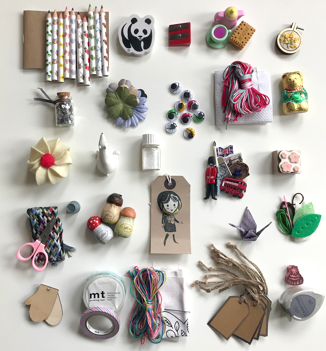 25 carefully selected mini gifts! 