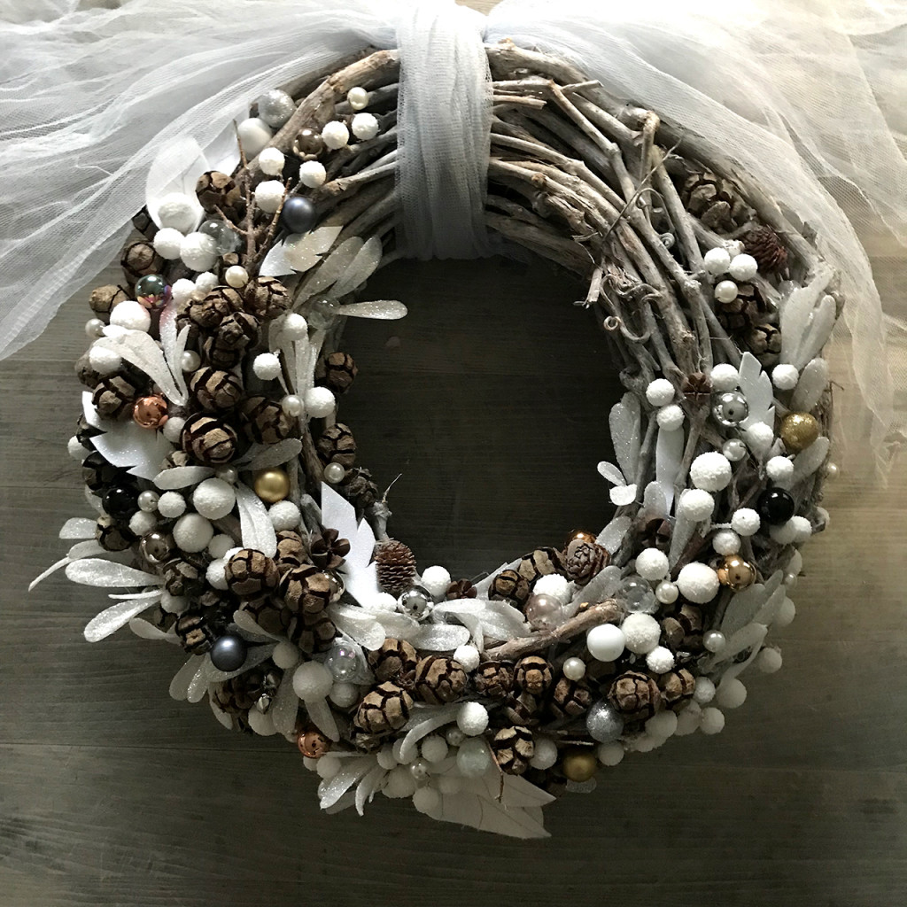Finished wreath by Zest & Lavender