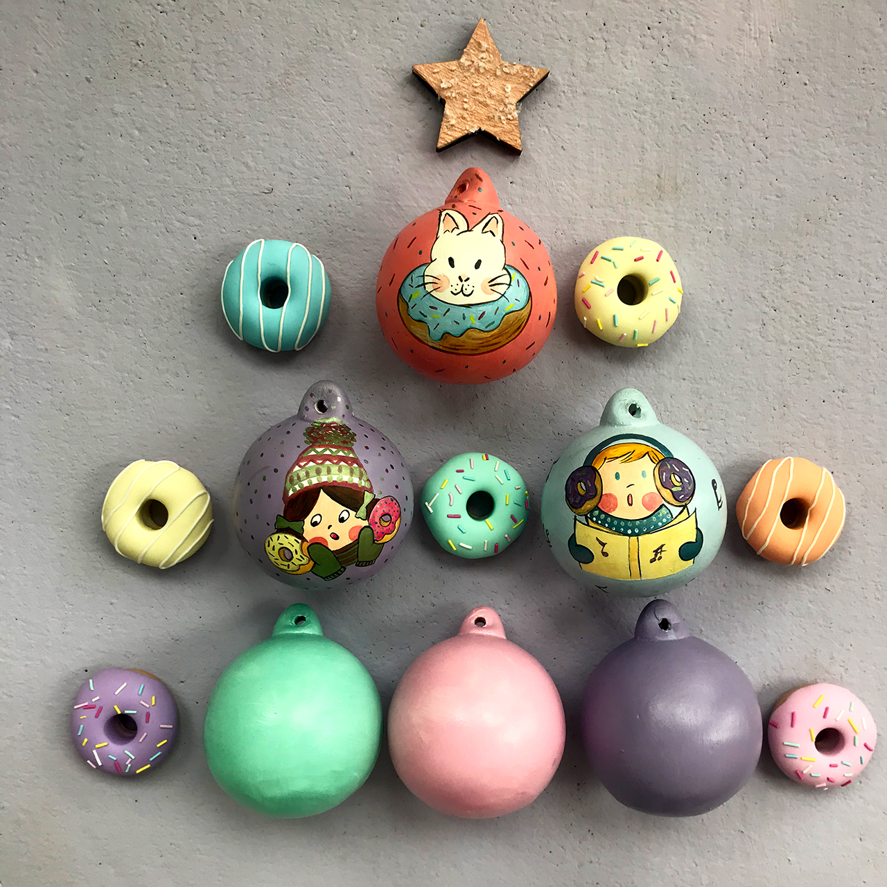 Part of the Doughnut Style baubles collection. 